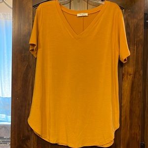 Zenana Women’s Size XL Mustard Yellow V-Neck Tunic